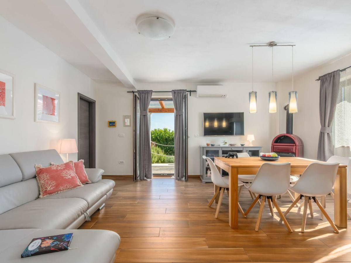 Počitniška hiša Joy By Interhome